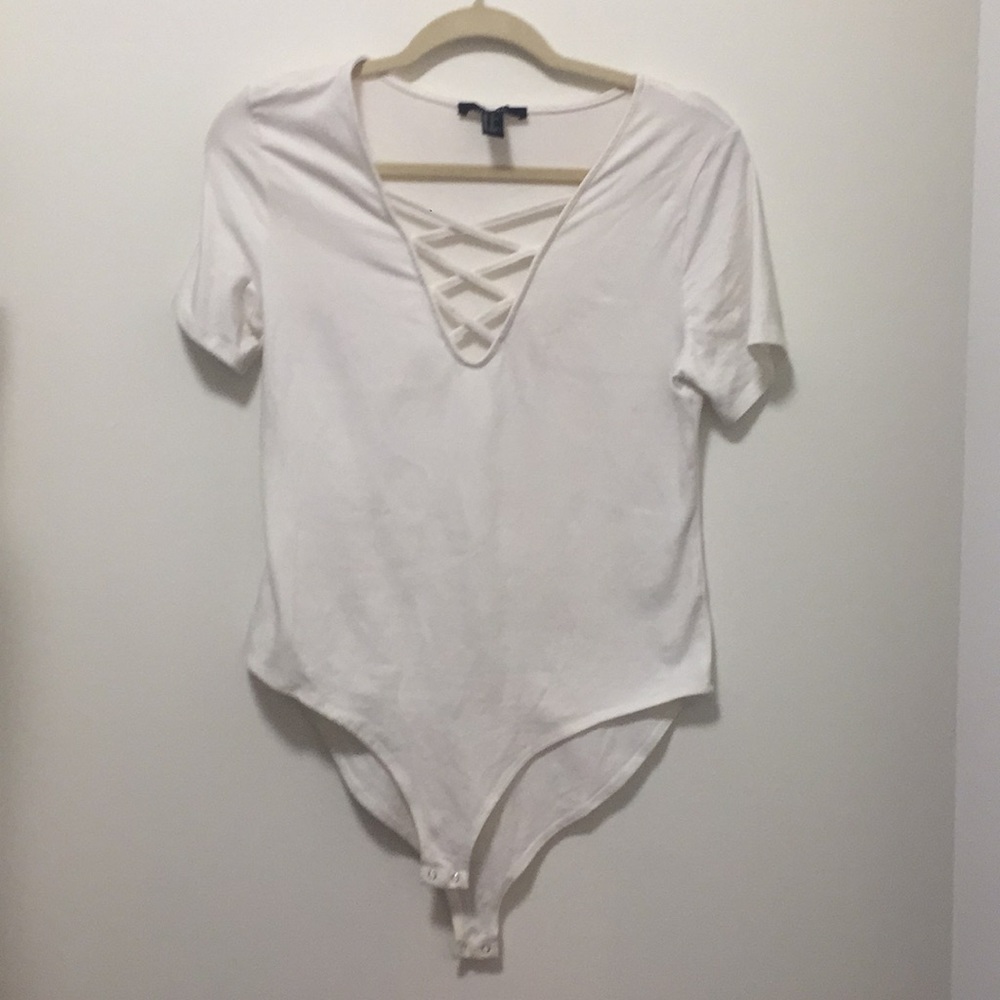 White crisscross body suit short sleeves
